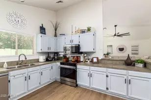 19230 N 5th St, Phoenix, AZ 85024 - Photo 16