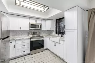 2221 W Turney Ave, Phoenix, AZ 85015 - Photo 8