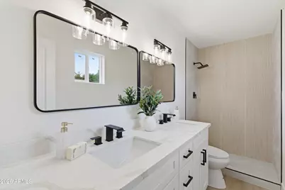 2211 W Windrose Drive, Phoenix, AZ 85029 - Photo 8