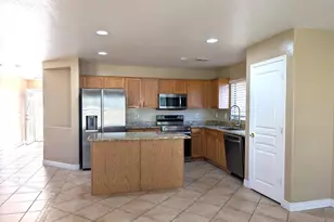 4226 N 92nd Ln, Phoenix, AZ 85037 - Photo 4