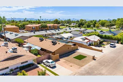 4819 E Cambridge Avenue #Apt 1, Phoenix, AZ 85008 - Photo 2
