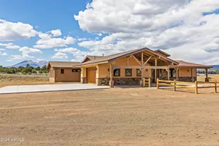 6570 Meadows Ln, Flagstaff, AZ 86004 - Photo 4