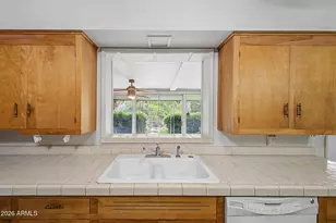 5041 N 34th St, Phoenix, AZ 85018 - Photo 12