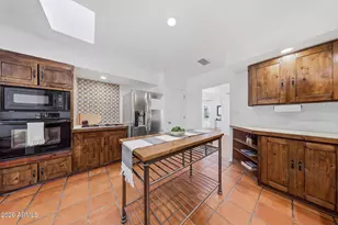 1555 E Cheery Lynn Rd, Phoenix, AZ 85014 - Photo 22