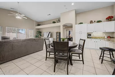 13423 W Acapulco Lane, Surprise, AZ 85379 - Photo 10