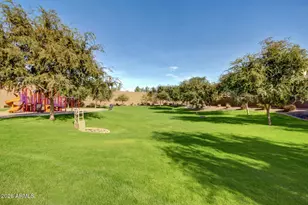 12983 N 87th Ln, Peoria, AZ 85381 - Photo 8
