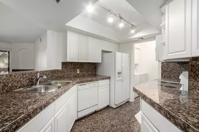 5104 N 32nd Street #Unit 225, Phoenix, AZ 85018 - Photo 4