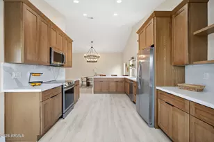 8625 W Schell Dr, Peoria, AZ 85382 - Photo 10