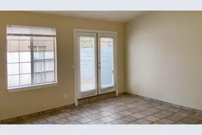 5832 S 42nd Place, Phoenix, AZ 85040 - Photo 2