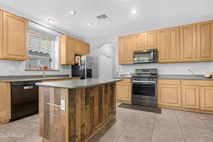 951 E Penny Ln, San Tan Valley, AZ 85140 - Photo 16