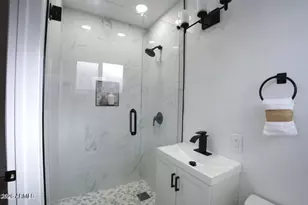 4437 E Almeria Rd, Phoenix, AZ 85008 - Photo 10