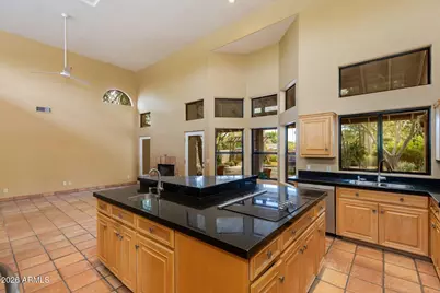 1569 W El Caminito Drive, Phoenix, AZ 85021 - Photo 10