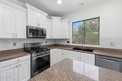 12175 W Chase Lane, Avondale, AZ 85323 - Photo 10