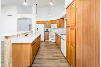11381 S Obispo Drive, Goodyear, AZ 85338 - Photo 8