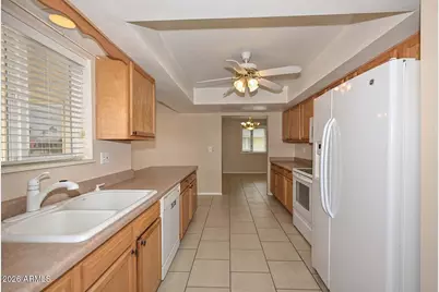 10428 W Desert Forest Circle, Sun City, AZ 85351 - Photo 8