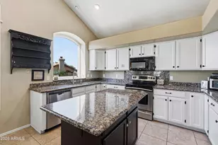 9922 N 57th Ln, Glendale, AZ 85302 - Photo 18