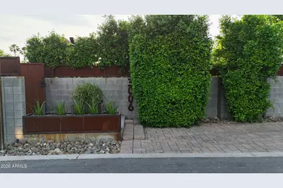 3007 N 56th Street, Phoenix, AZ 85018 - Photo 2