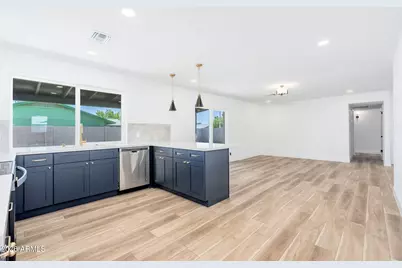 7731 W Mulberry Drive, Phoenix, AZ 85033 - Photo 8