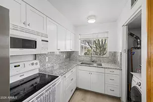 10862 N Fairway Ct E, Sun City, AZ 85351 - Photo 12