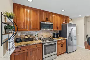 11153 W Palmeras Dr, Sun City, AZ 85373 - Photo 2