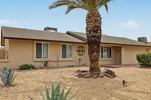 10537 W Lawrence Ln, Peoria, AZ 85345 - Photo 6