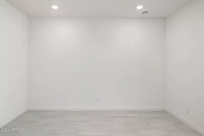 15470 W Desert Hollow Drive, Surprise, AZ 85387 - Photo 14