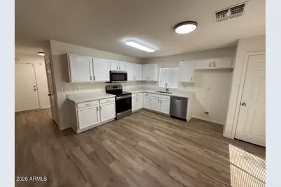 12009 W Holly Street, Avondale, AZ 85392 - Photo 2