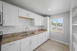 2534 N 28th St, Phoenix, AZ 85008 - Photo 12