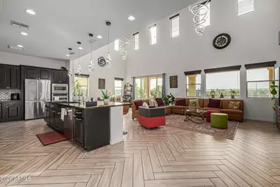 22112 N 59th Place, Phoenix, AZ 85054 - Photo 2