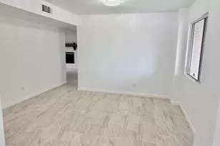 5817 W Tierra Buena Ln, Glendale, AZ 85306 - Photo 8