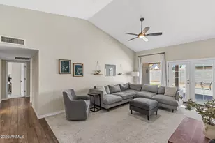 7944 W Dahlia Dr, Peoria, AZ 85381 - Photo 2