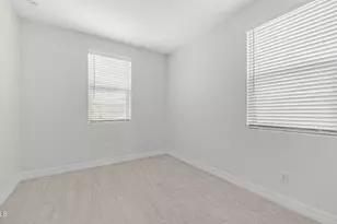 13359 W Eagle Feather Rd, Peoria, AZ 85383 - Photo 4