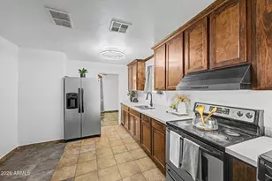 6236 S Montezuma St, Phoenix, AZ 85041 - Photo 10