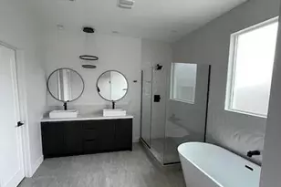 2826 N 28th Pl, Phoenix, AZ 85008 - Photo 4