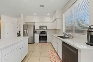 3216 W Lynne Ln, Phoenix, AZ 85041 - Photo 12