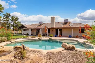 2038 S Ash Cir, Mesa, AZ 85202 - Photo 4