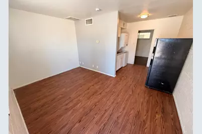 6802 W Glendale Avenue #14, Glendale, AZ 85303 - Photo 2