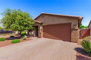 476 W Honey Locust Ave, San Tan Valley, AZ 85140 - Photo 1