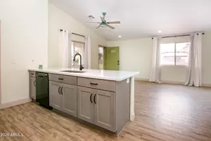 1502 E Whitton Ave, Phoenix, AZ 85014 - Photo 8