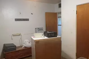 5712 W Orangewood Ave, Glendale, AZ 85301 - Photo 8