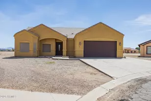9461 W Kramer Pl, Arizona City, AZ 85123 - Photo 1