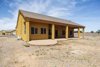 9461 W Kramer Place, Arizona City, AZ 85123 - Photo 32
