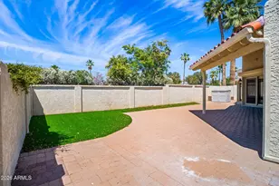 8330 E San Bernardo Dr, Scottsdale, AZ 85258 - Photo 24