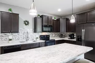 8407 N 61st Dr, Glendale, AZ 85302 - Photo 6