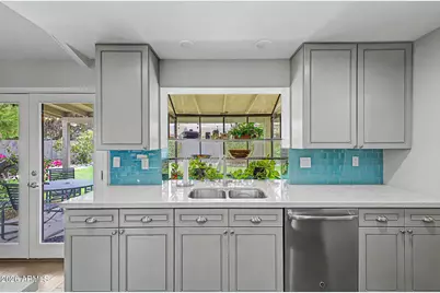 6425 W Mission Lane, Glendale, AZ 85302 - Photo 8