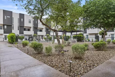 325 E Coronado Road #Unit 8, Phoenix, AZ 85004 - Photo 32