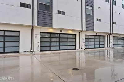 325 E Coronado Road #Unit 8, Phoenix, AZ 85004 - Photo 2