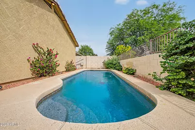 10809 W Cambridge Avenue, Avondale, AZ 85392 - Photo 4