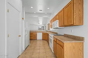 10809 W Cambridge Ave, Avondale, AZ 85392 - Photo 6