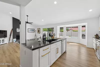 9003 E Windrose Drive, Scottsdale, AZ 85260 - Photo 12